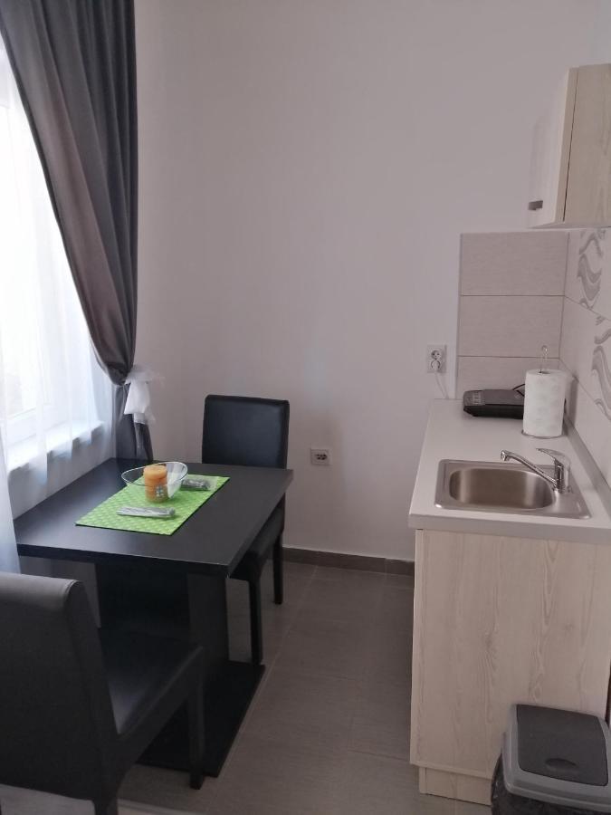 Mitic Apartmani 1 Ni Exterior foto