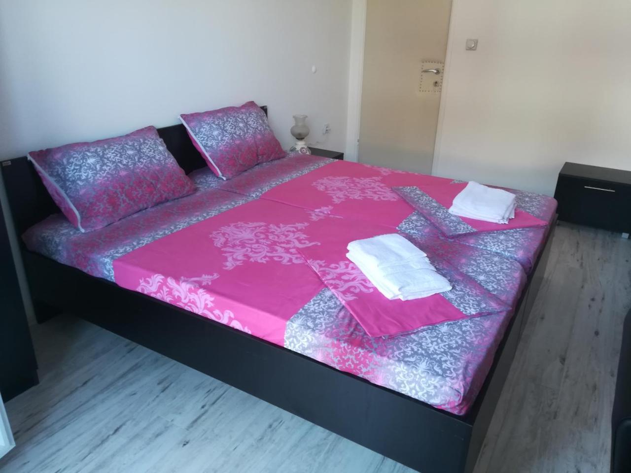 Mitic Apartmani 1 Ni Exterior foto