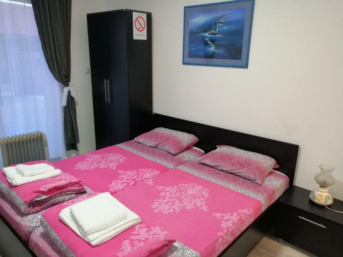 Mitic Apartmani 1 Ni Exterior foto